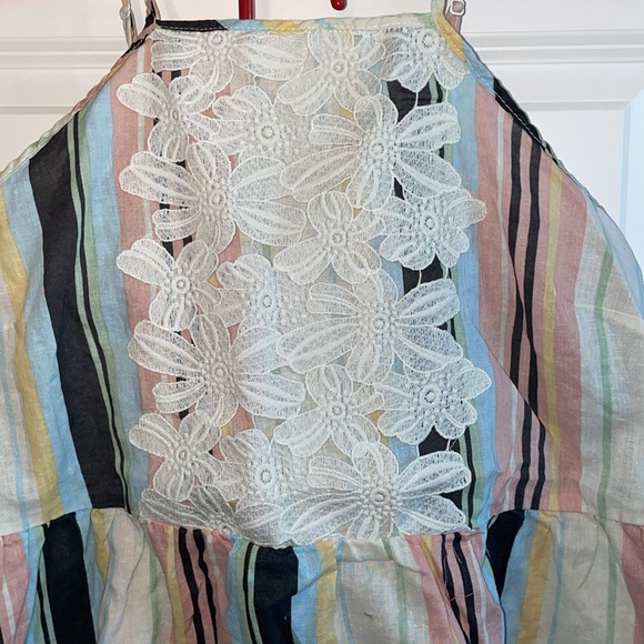 Striped square high neck spaghetti strap top with lace. - Picture 5 of 8